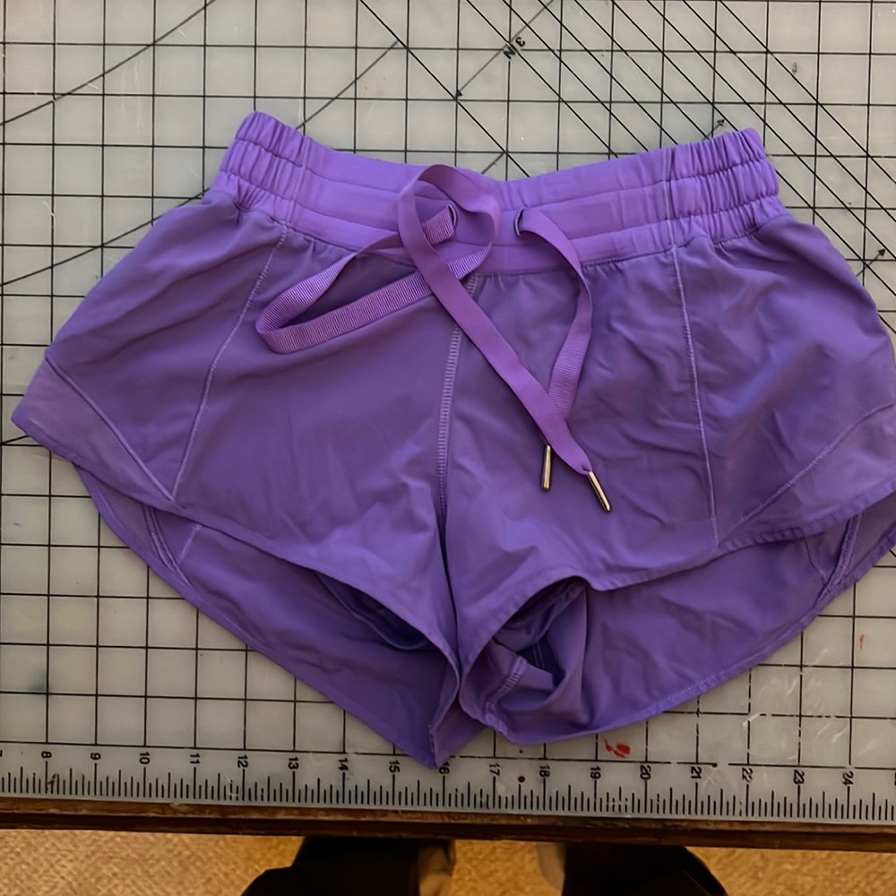 Lululemon running shorts “Hotty Hot”